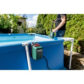 Akku-Tauch- und Regenfasspumpe TPF 18 LTX 2200 (601729850) Metabo + Gartenbrause GB 7 (0903060778)